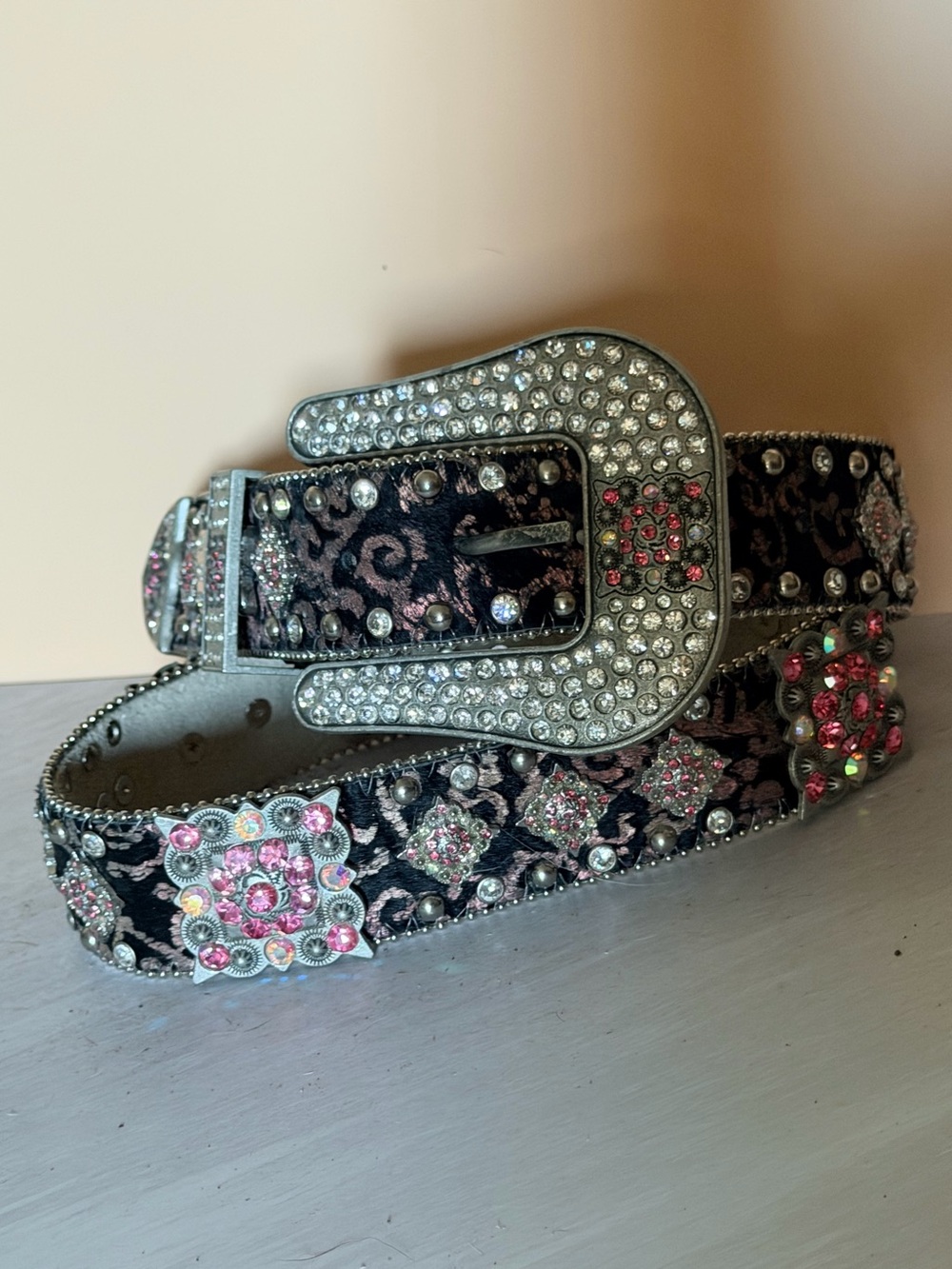 Western Cowgirl Black Pink Swirled Cowhide Decorated Rhinestones Stars sz M